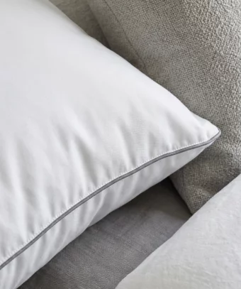 Oreiller Pilö – Fibre synthétique, format carré pratique