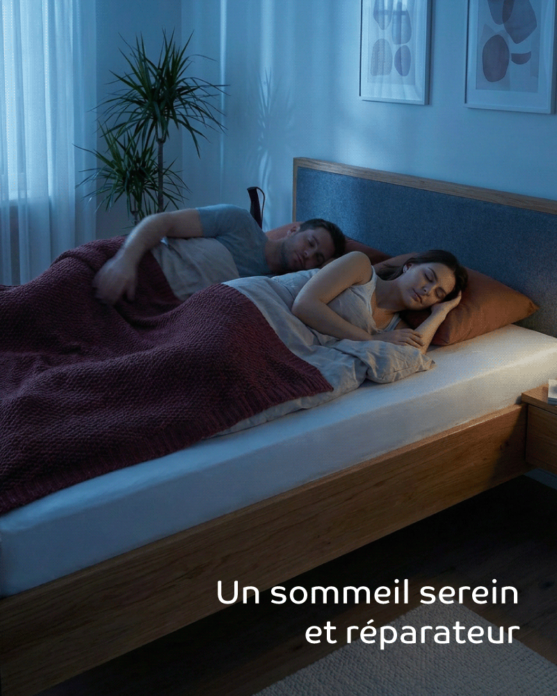 couple endormi sur le matelas Tulipe